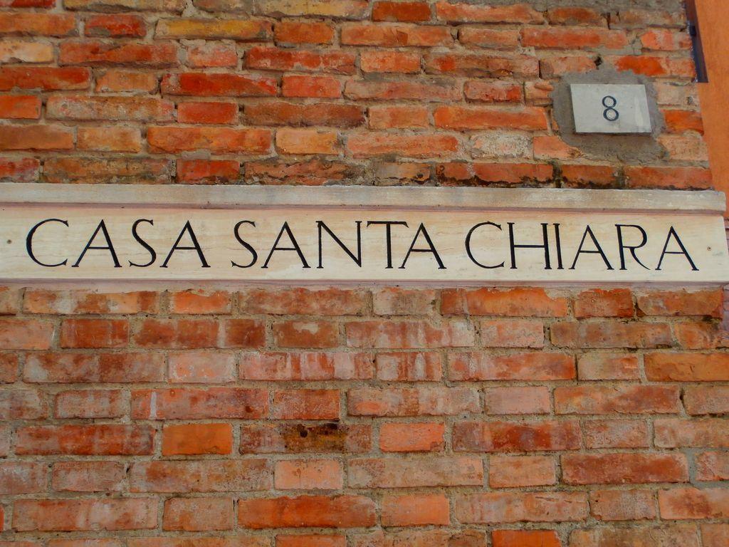 Casa Santa Chiara - Women Only Bed and Breakfast Perugia Esterno foto